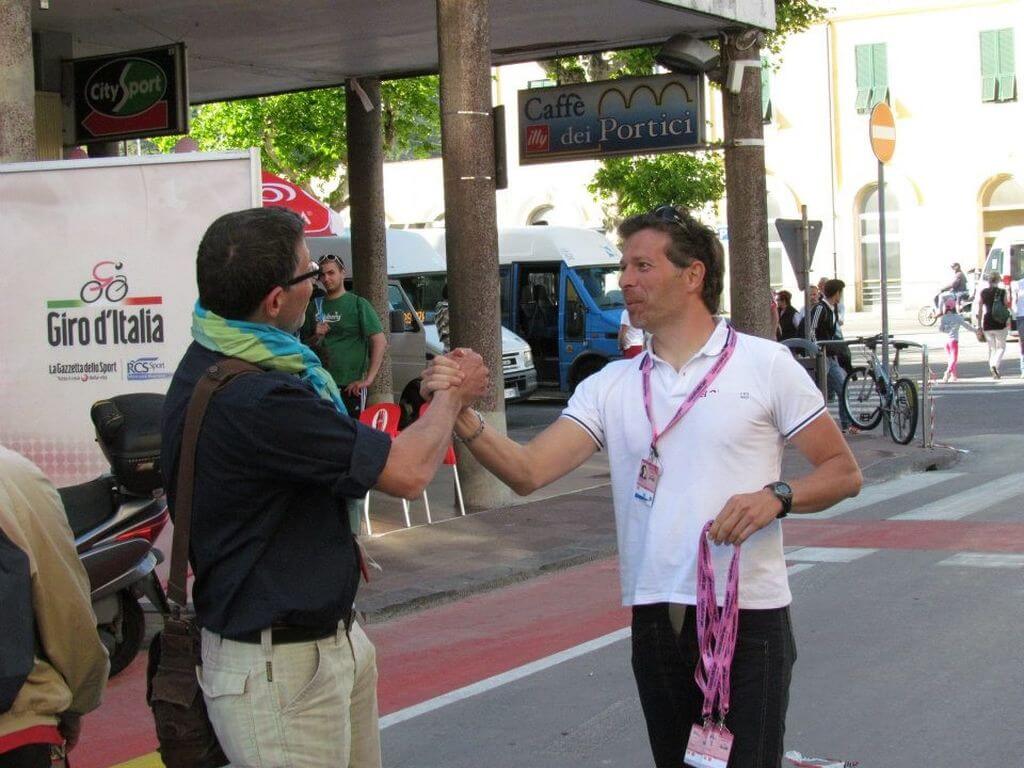 Marco Gatti saluta Francesco Pancani alla fine del giro 2012